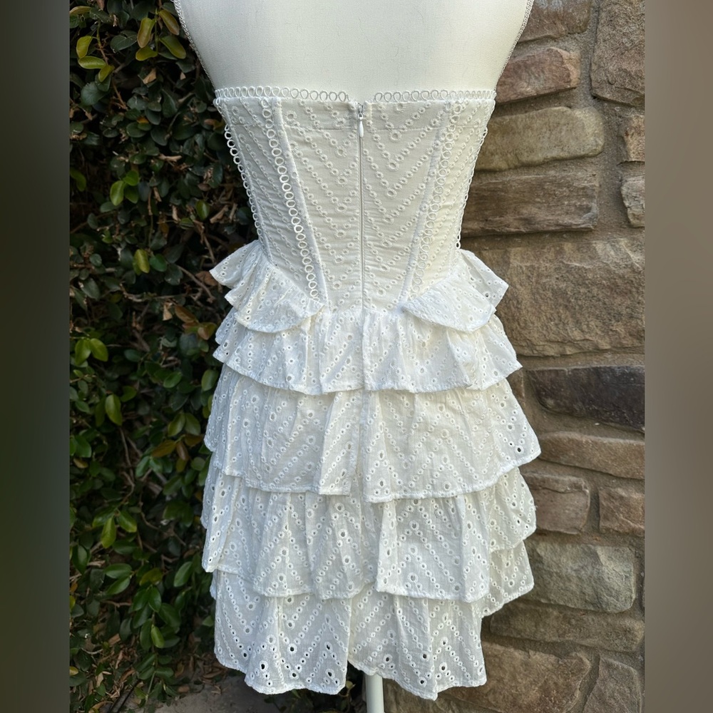 EYELET STRAPLESS RUFFLE DRESS - Picture 4 of 4
